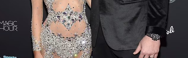 美橄榄球明星的隐私部位尺寸，被模特前妻公开讨论，怒而对簿公堂|马特|海莉|休斯顿德州人|卡罗莱纳黑豹|NFL_新浪体育_新浪新闻